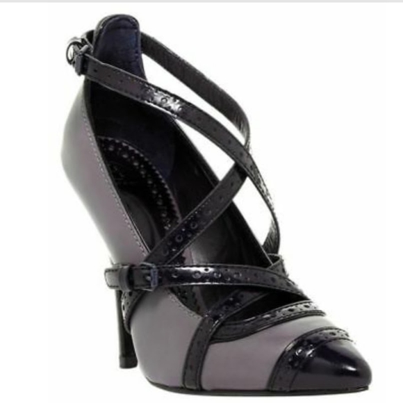 👠 Tory Burch 'Judith' Heels 👠 - Picture 2 of 9